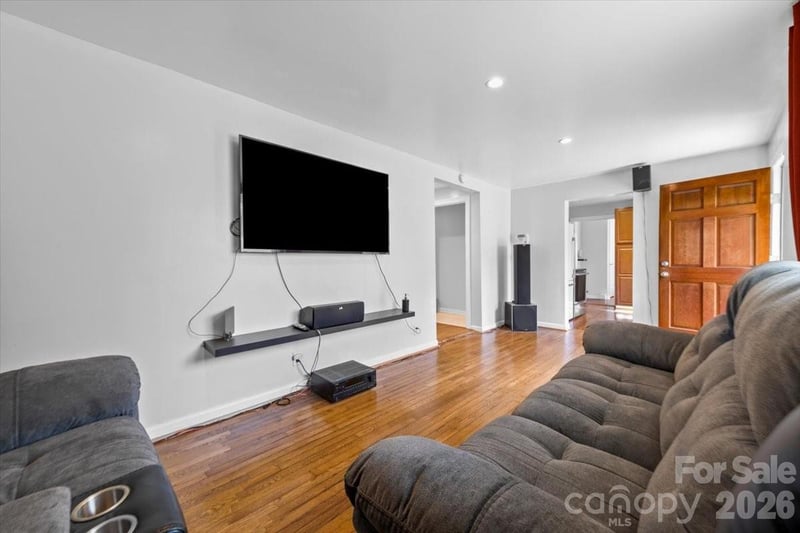 409 Toddville Rd, Charlotte, NC 28214