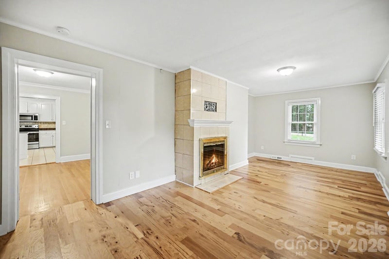 704 1st Avenue Pl, Conover, NC 28613