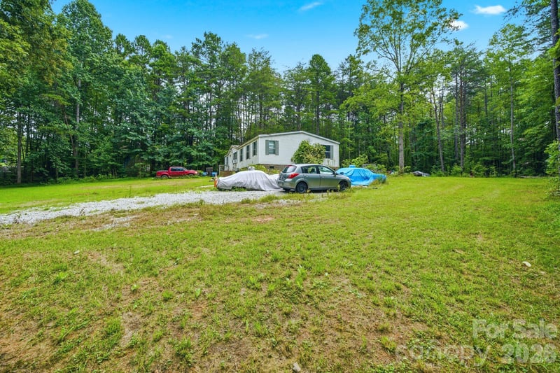 1039 Monterey Dr, Iron Station, NC 28080