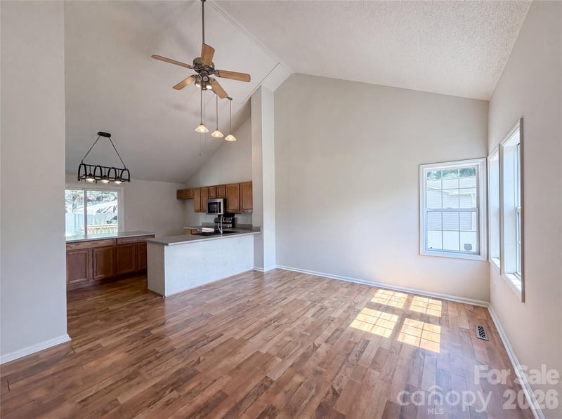 121 Driftwood Dr, Mooresville, NC 28117