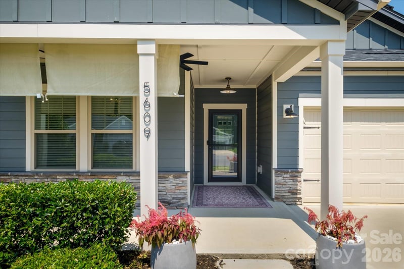 5609 Lavaux Ct, Charlotte, NC 28214