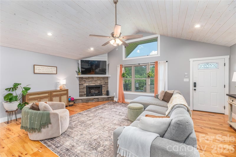 68 Clear View Dr, Mars Hill, NC 28754