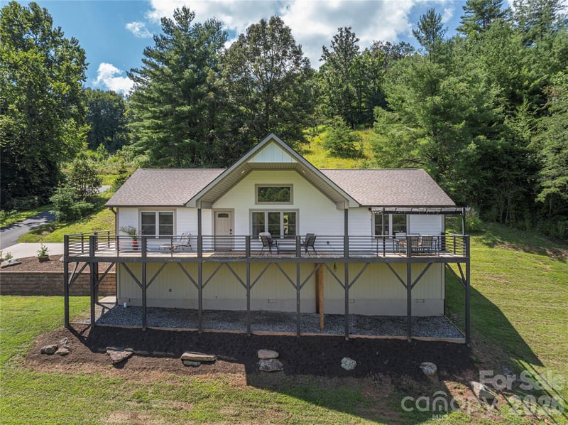 68 Clear View Dr, Mars Hill, NC 28754