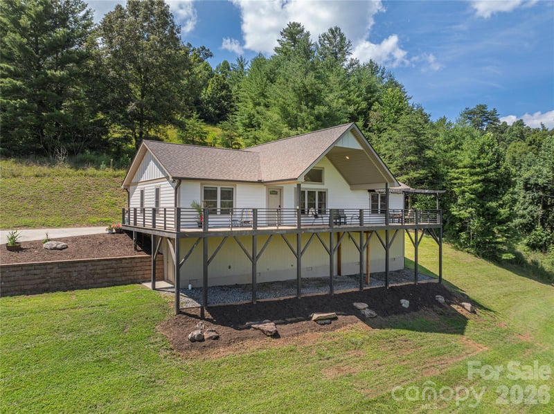 68 Clear View Dr, Mars Hill, NC 28754