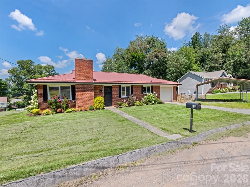 23 Elm St, Canton, NC 28716