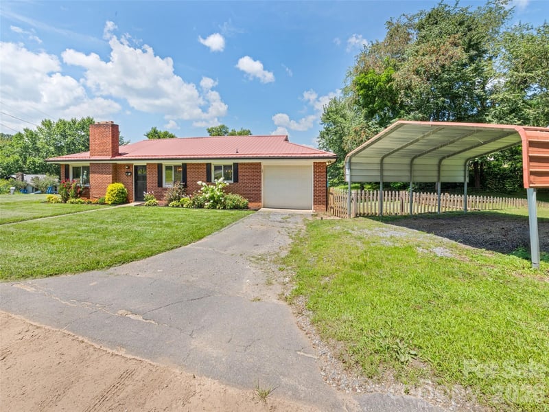 23 Elm St, Canton, NC 28716