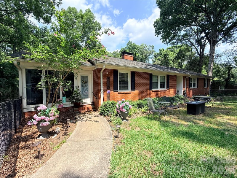 938 Forest Dr, Lancaster, SC 29720
