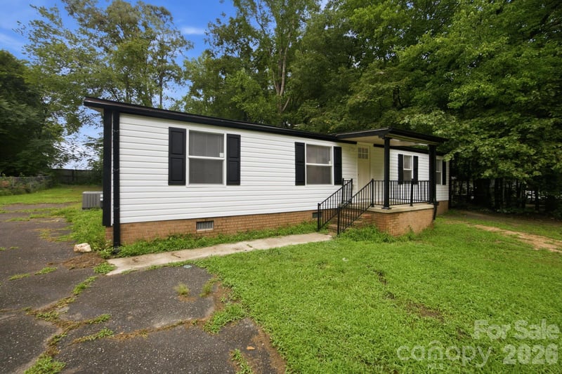 3250 Ole Country Ln, Claremont, NC 28610