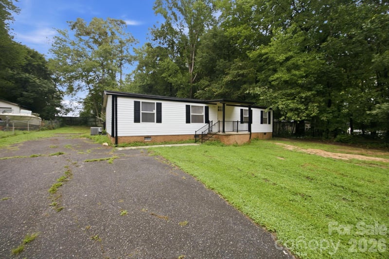 3250 Ole Country Ln, Claremont, NC 28610