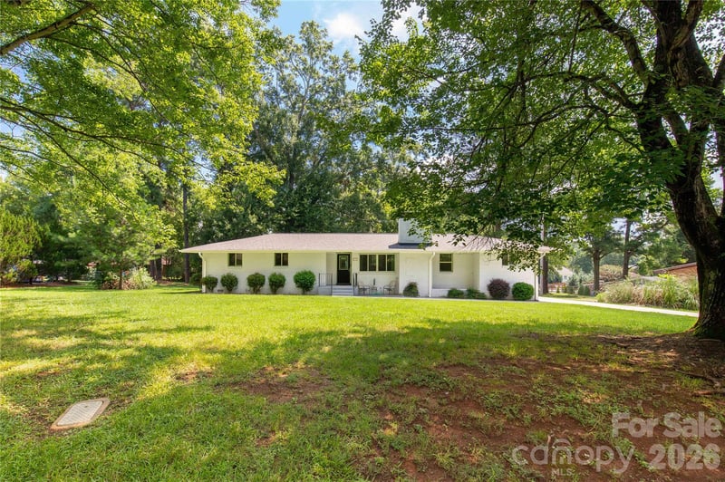 1405 Lakeview Dr, Pineville, NC 28134