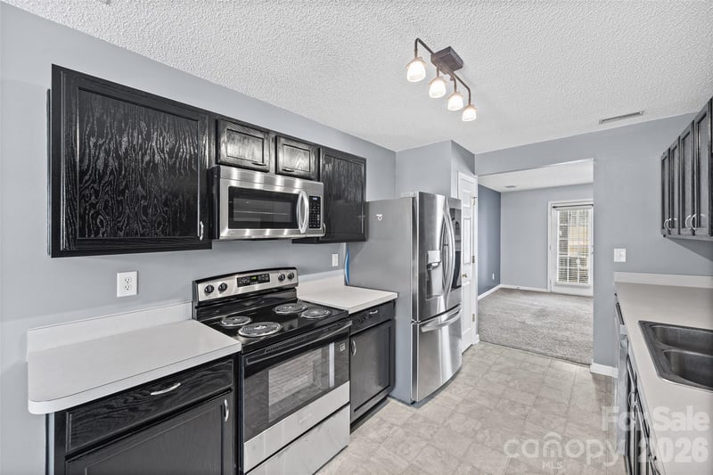 3240 Barons Court Rd, Charlotte, NC 28213