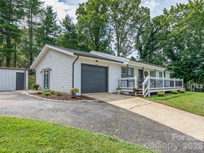 7 Southwicke Dr, Arden, NC 28704