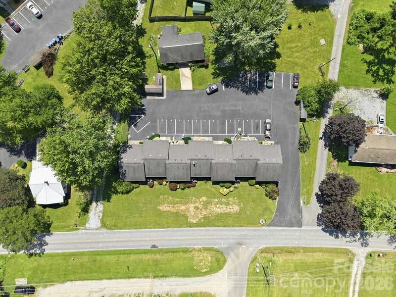 7 Country Gardens Dr, Fletcher, NC 28732