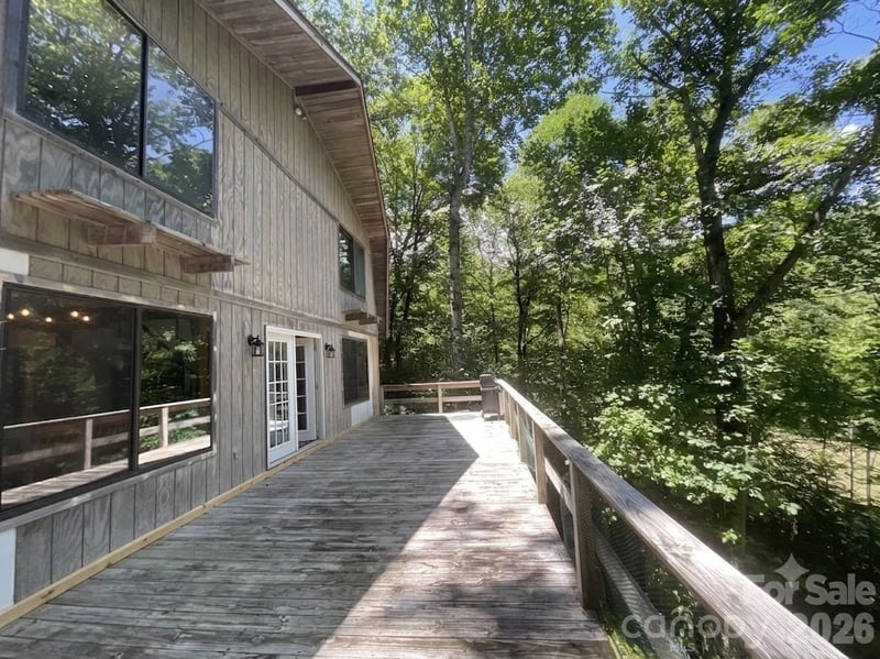 903 Winter Star Loop, Burnsville, NC 28714