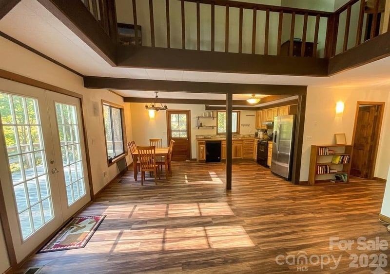 903 Winter Star Loop, Burnsville, NC 28714