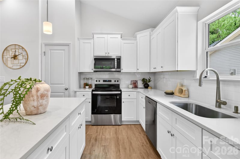 146 Hansard Dr, Charlotte, NC 28214