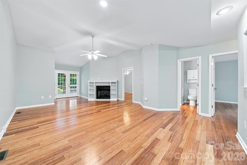 419 19th Avenue Ct, Hickory, NC 28601