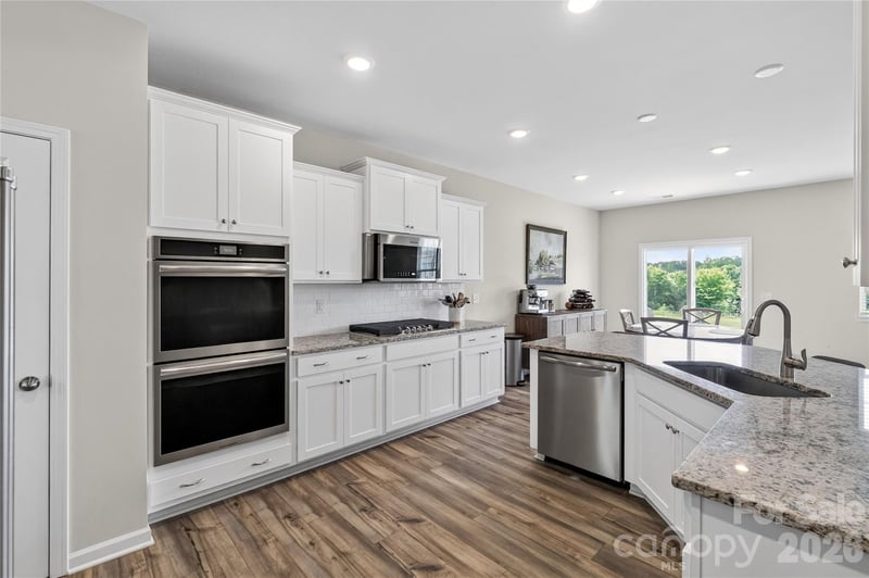252 Kennerly Center Dr, Mooresville, NC 28115