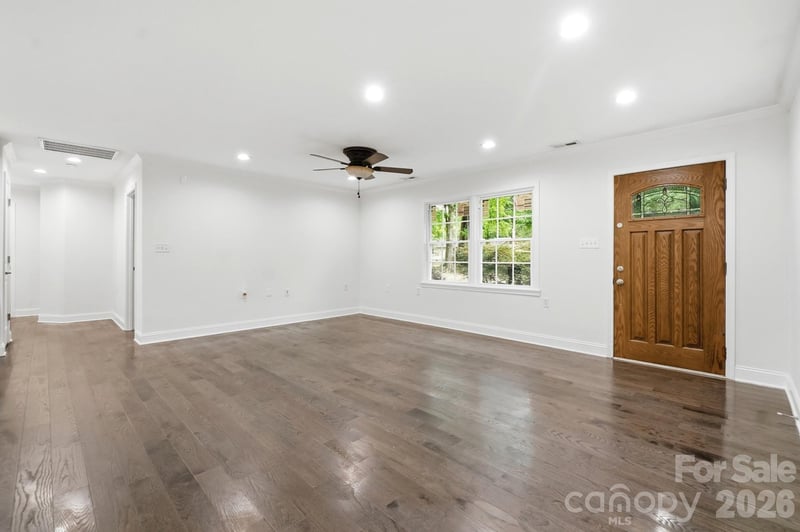 6081 Cambridge Dr, Harrisburg, NC 28075