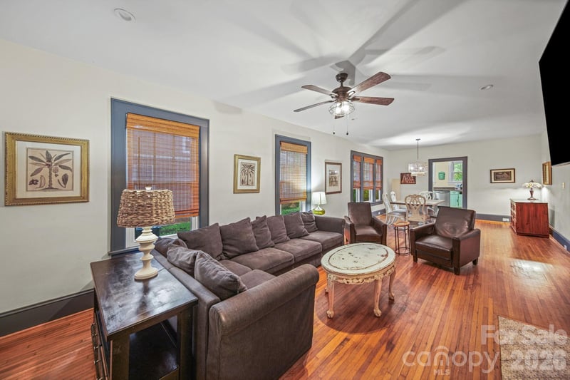 321 Grandin Rd, Charlotte, NC 28208