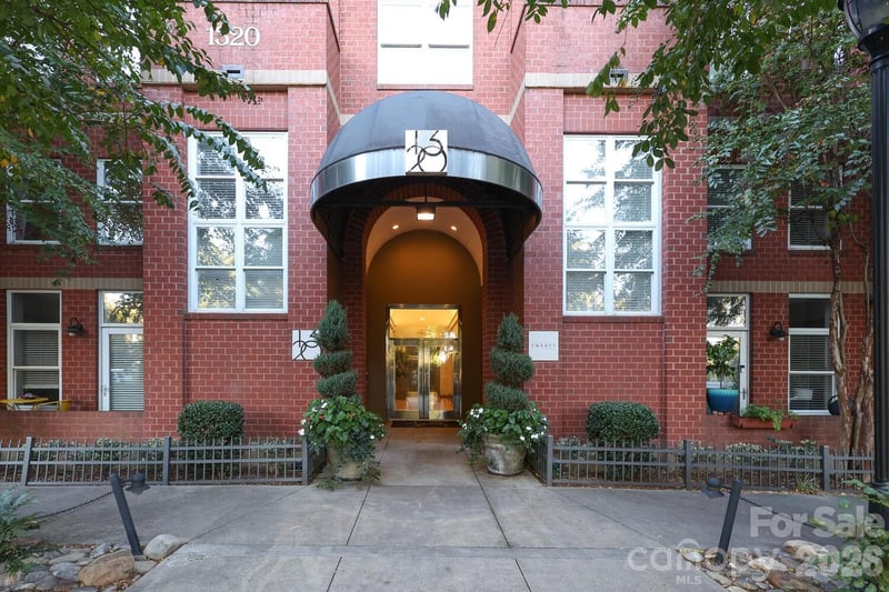 1320 Fillmore Ave #305, Charlotte, NC 28203
