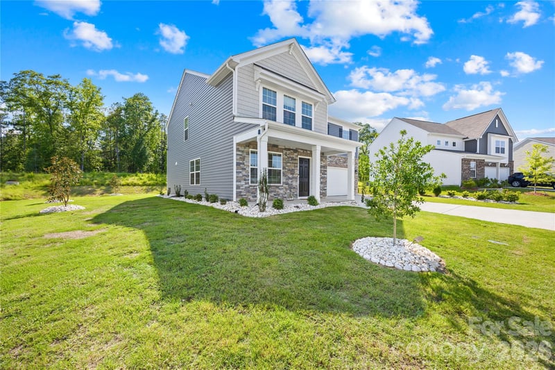 527 Millstone Dr, Edgemoor, SC 29712