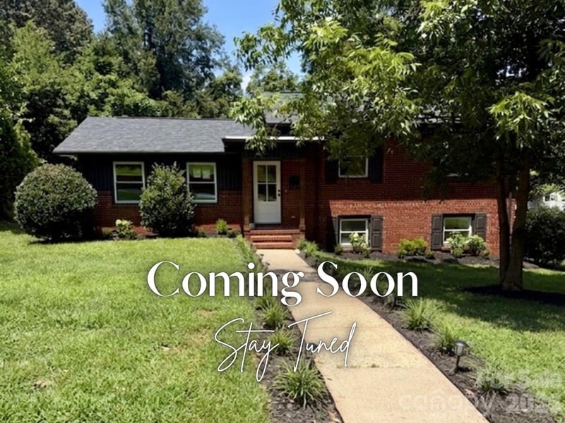 3617 Woodleaf Rd, Charlotte, NC 28205