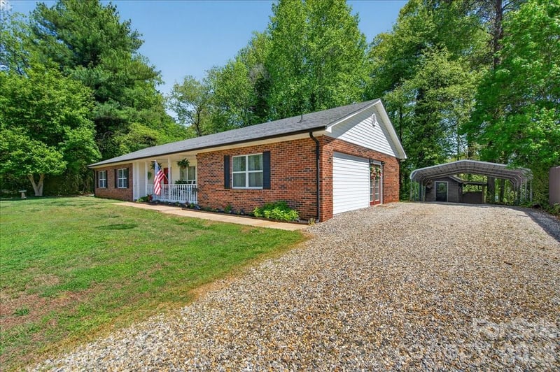 7142 Little Mountain Rd, Sherrills Ford, NC 28673