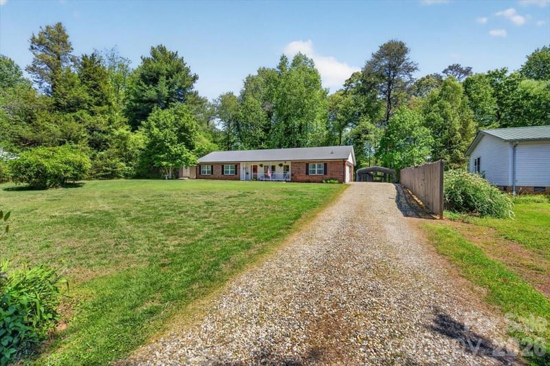7142 Little Mountain Rd, Sherrills Ford, NC 28673