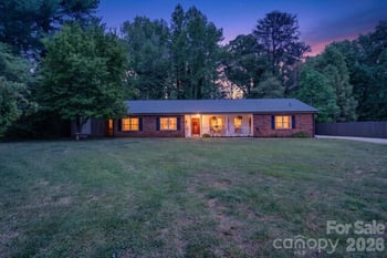 7142 Little Mountain Rd, Sherrills Ford, NC 28673