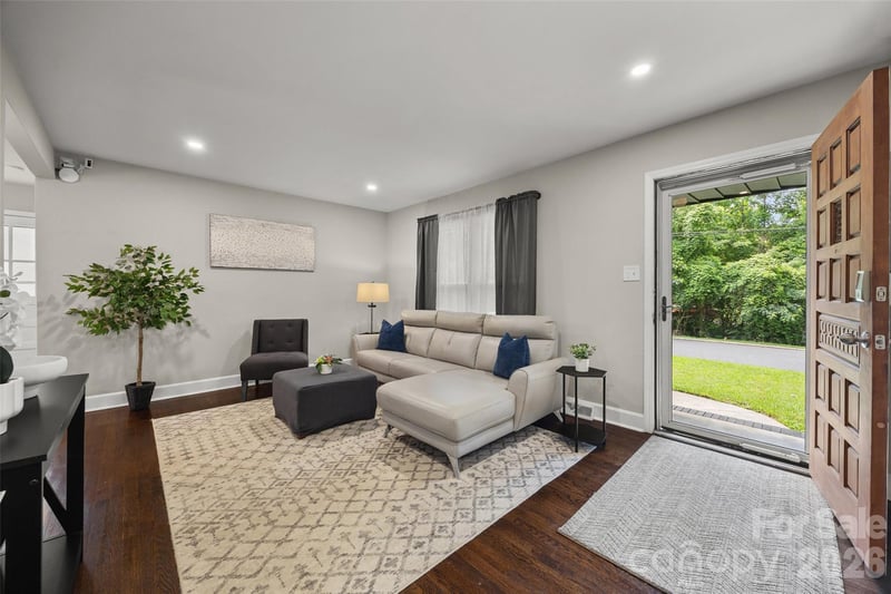 4448 Ridge Valley Dr, Charlotte, NC 28208