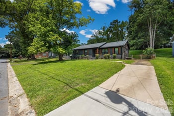 4448 Ridge Valley Dr, Charlotte, NC 28208