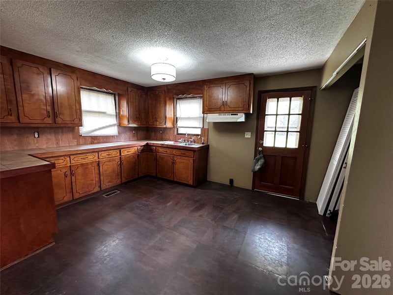 2202 Brookview Ave, Kannapolis, NC 28081