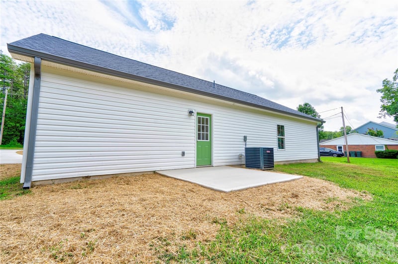 1031 Laurel Ln, Gastonia, NC 28054