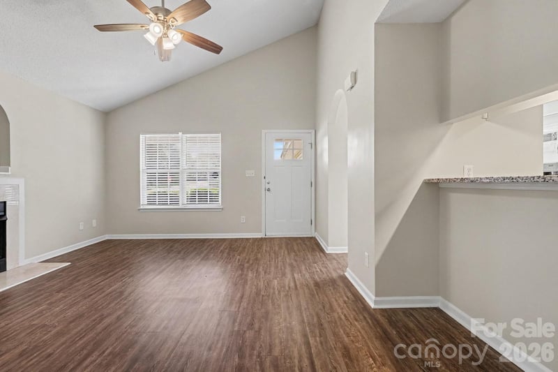 4104 Canyon Creek Ln, Charlotte, NC 28216