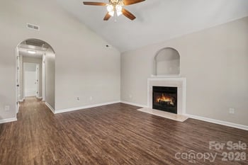 4104 Canyon Creek Ln, Charlotte, NC 28216