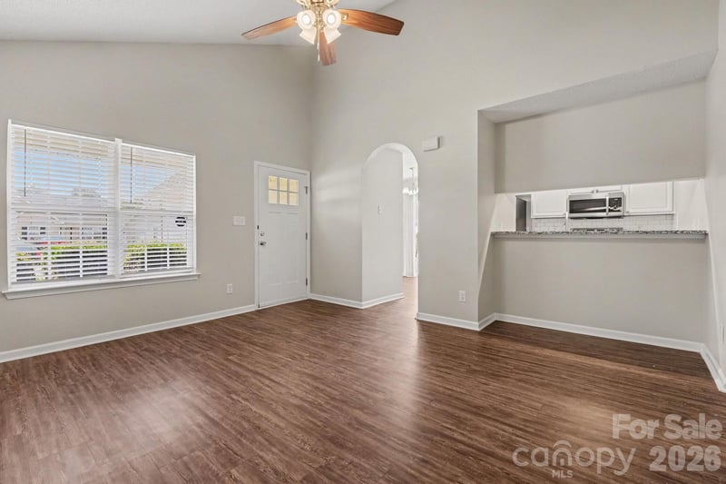 4104 Canyon Creek Ln, Charlotte, NC 28216