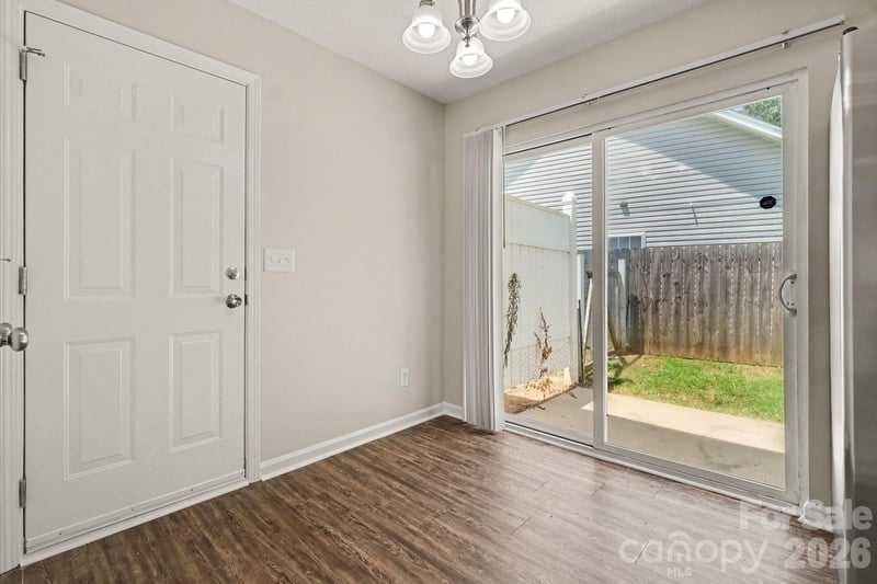 4104 Canyon Creek Ln, Charlotte, NC 28216