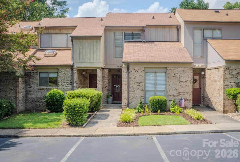 7928 Charter Oak Ln, Charlotte, NC 28226