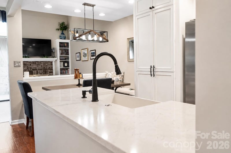 7928 Charter Oak Ln, Charlotte, NC 28226