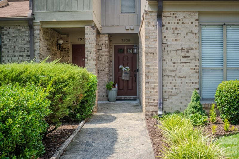 7928 Charter Oak Ln, Charlotte, NC 28226