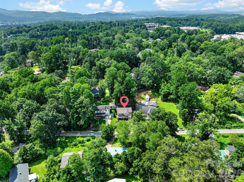 47 Royal Oaks Rd, Arden, NC 28704
