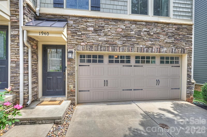1940 Catkin Ln, Charlotte, NC 28205