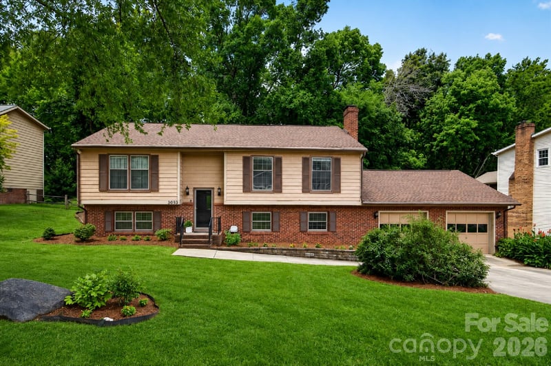 5000 Cedar Forest Dr, Charlotte, NC 28226