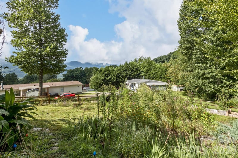 25 Asa Ct, Black Mountain, NC 28711