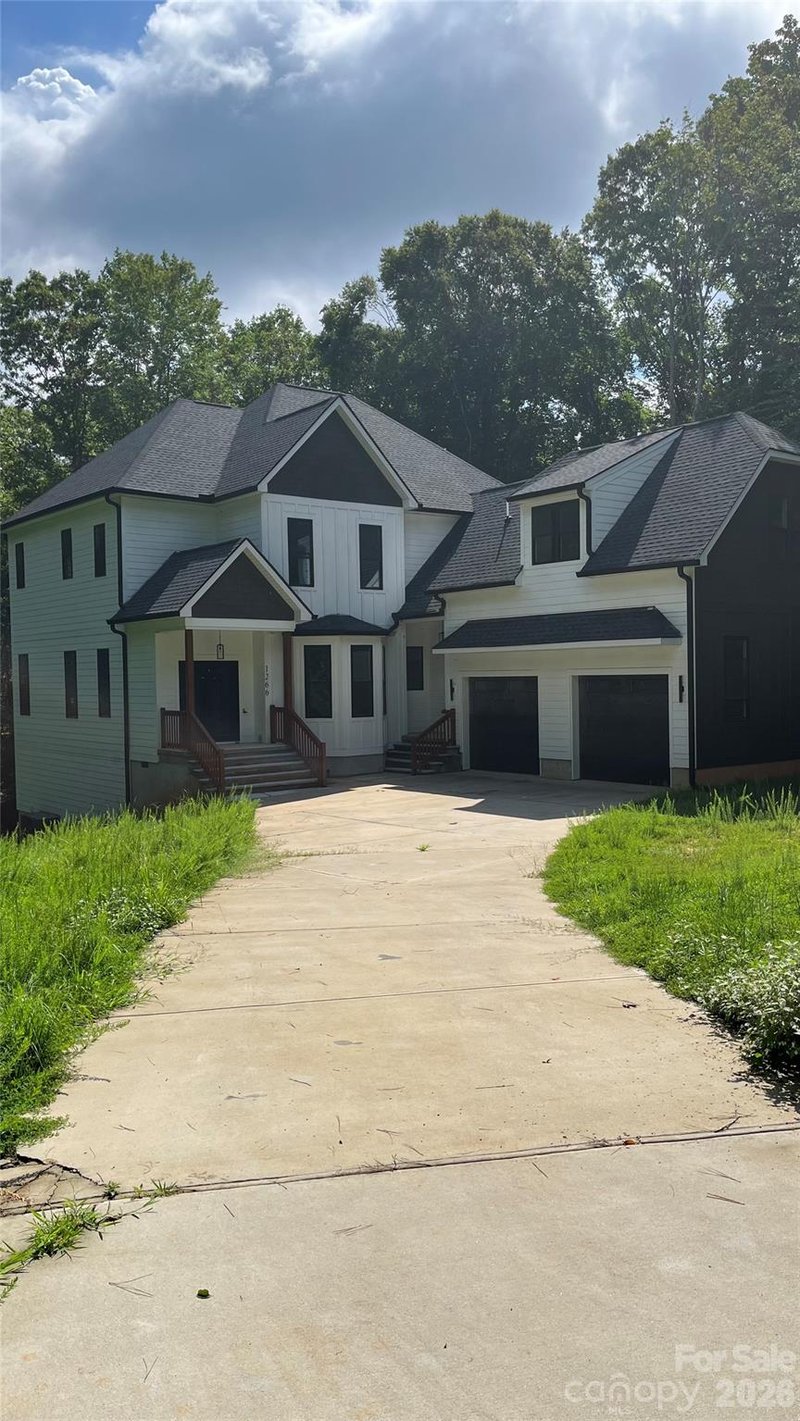 1266 Ron Whicker Dr, Catawba, NC 28609
