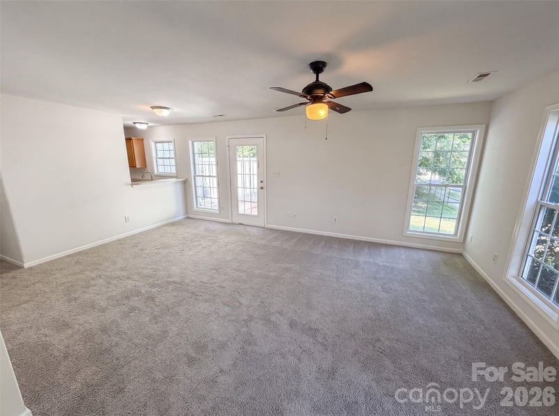 9514 Littleleaf Dr, Charlotte, NC 28215