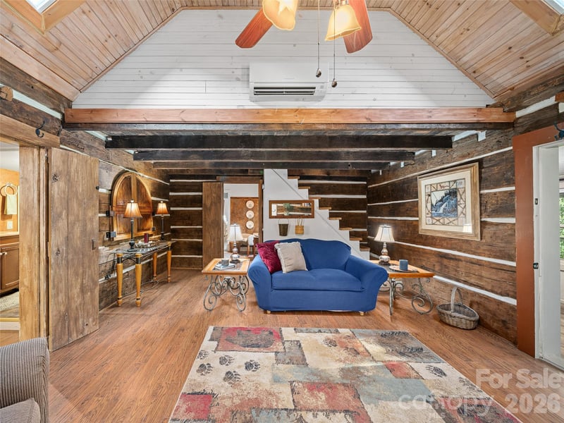161 Moody Mountain Rd, Burnsville, NC 28714