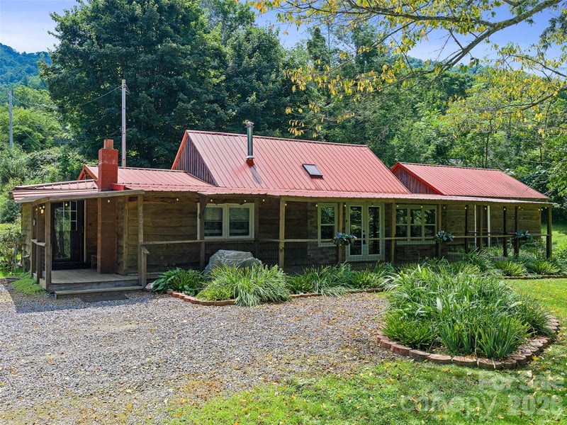 161 Moody Mountain Rd, Burnsville, NC 28714