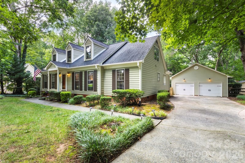 3022 Butter Churn Ln, Matthews, NC 28105